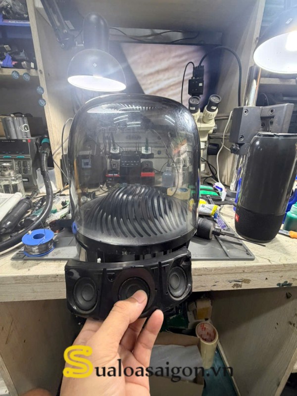 loa harman&kardon aura 3